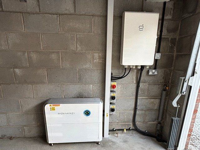 battery-storage-installers-8-sharpen-lighting-color